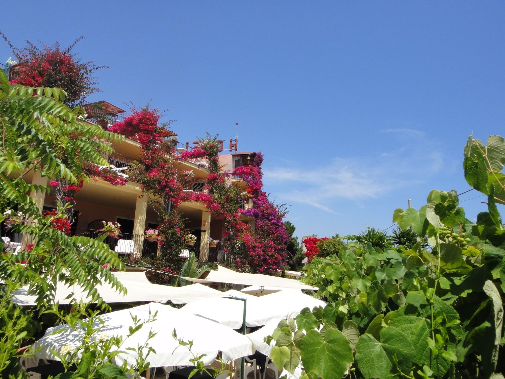 Domus De Janas Sul Mare Hotel Bari Sardo Exterior foto