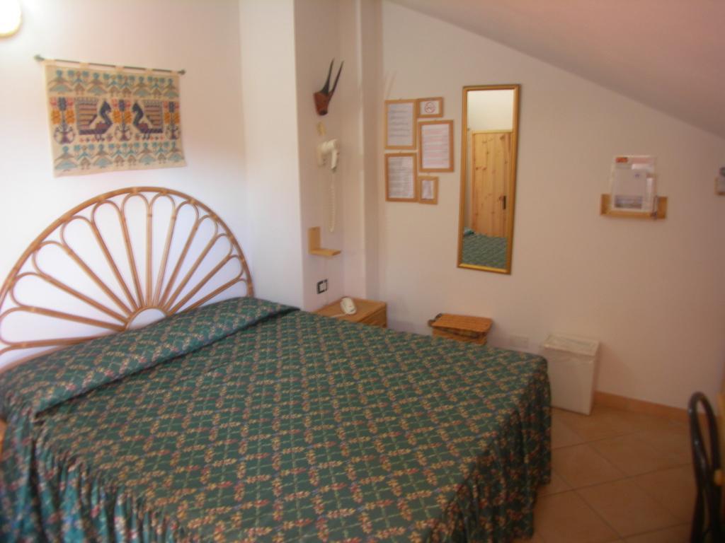 Domus De Janas Sul Mare Bari Sardo Quarto foto
